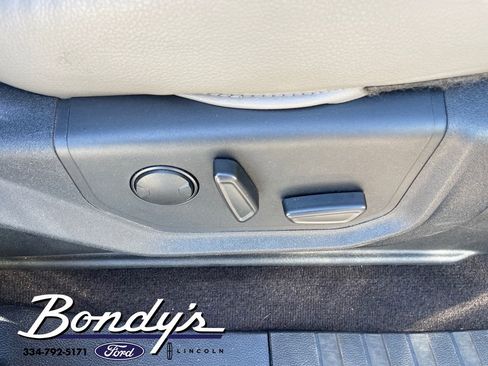 Used 2020 Ford F150 Lariat image 17