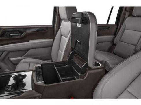 Used 2025 GMC Yukon XL Elevation w/ Elevation Premium Package AWD/4WD image 16