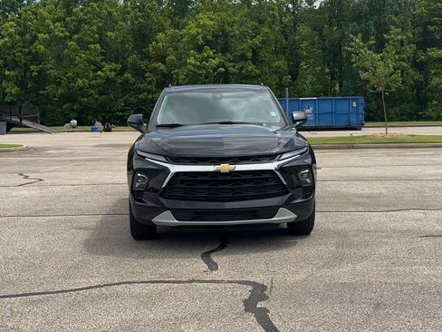 Certified 2024 Chevrolet Blazer LT w/ Convenience Package FWD image 3
