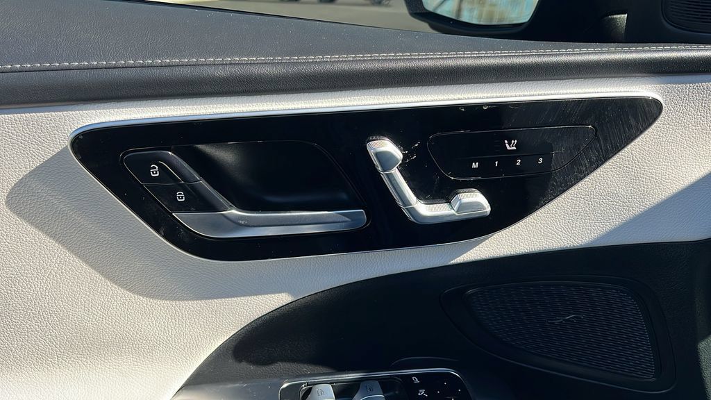 Used 2023 Mercedes-Benz C 300 Sedan image 15