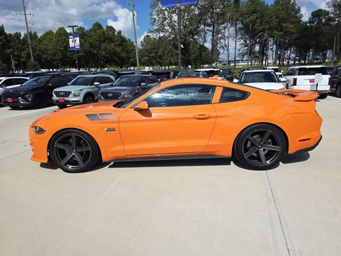 Used 2021 Ford Mustang GT w/ Equipment Group 301A RWD image 8
