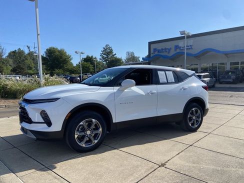 Used 2025 Chevrolet Blazer LT FWD image 6