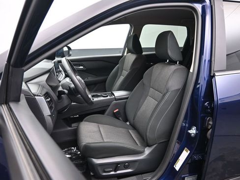 Used 2025 Nissan Rogue SV image 21