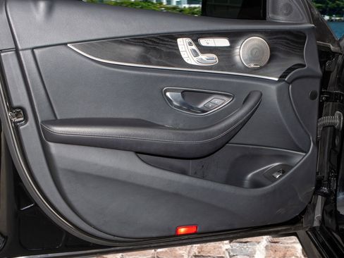 Used 2022 Mercedes-Benz E 350 Sedan image 11