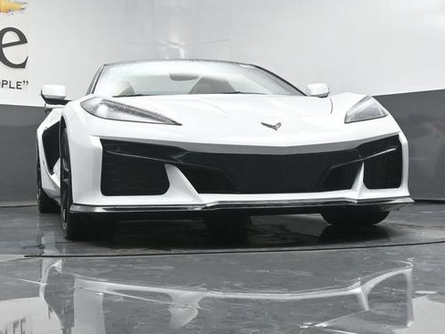 New 2027 Chevrolet Corvette Grand Sport RWD image 3