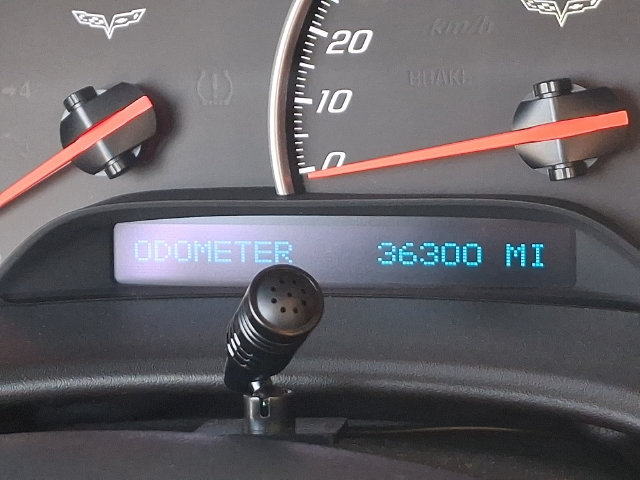 Used 2007 Chevrolet Corvette Coupe w/ Performance Package RWD image 4