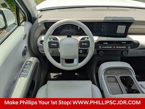 Used 2026 Hyundai Palisade SEL FWD image 15