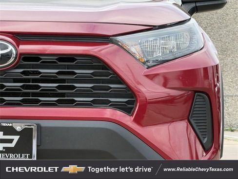 Used 2022 Toyota RAV4 LE image 4