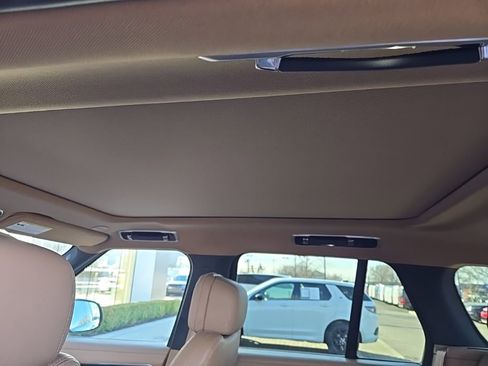 Used 2023 Land Rover Range Rover SE image 15