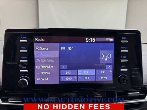 Used 2021 Toyota Sienna XLE AWD/4WD image 26