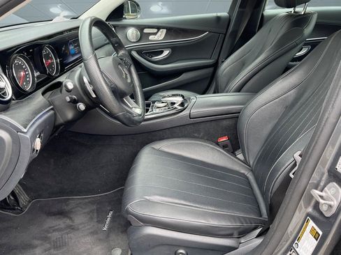 Used 2017 Mercedes-Benz E 300 image 4