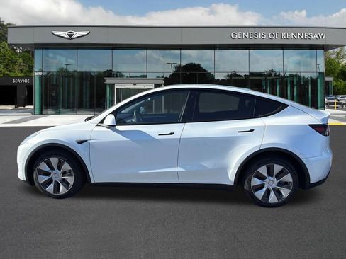 Used 2023 Tesla Model Y Long Range image 4