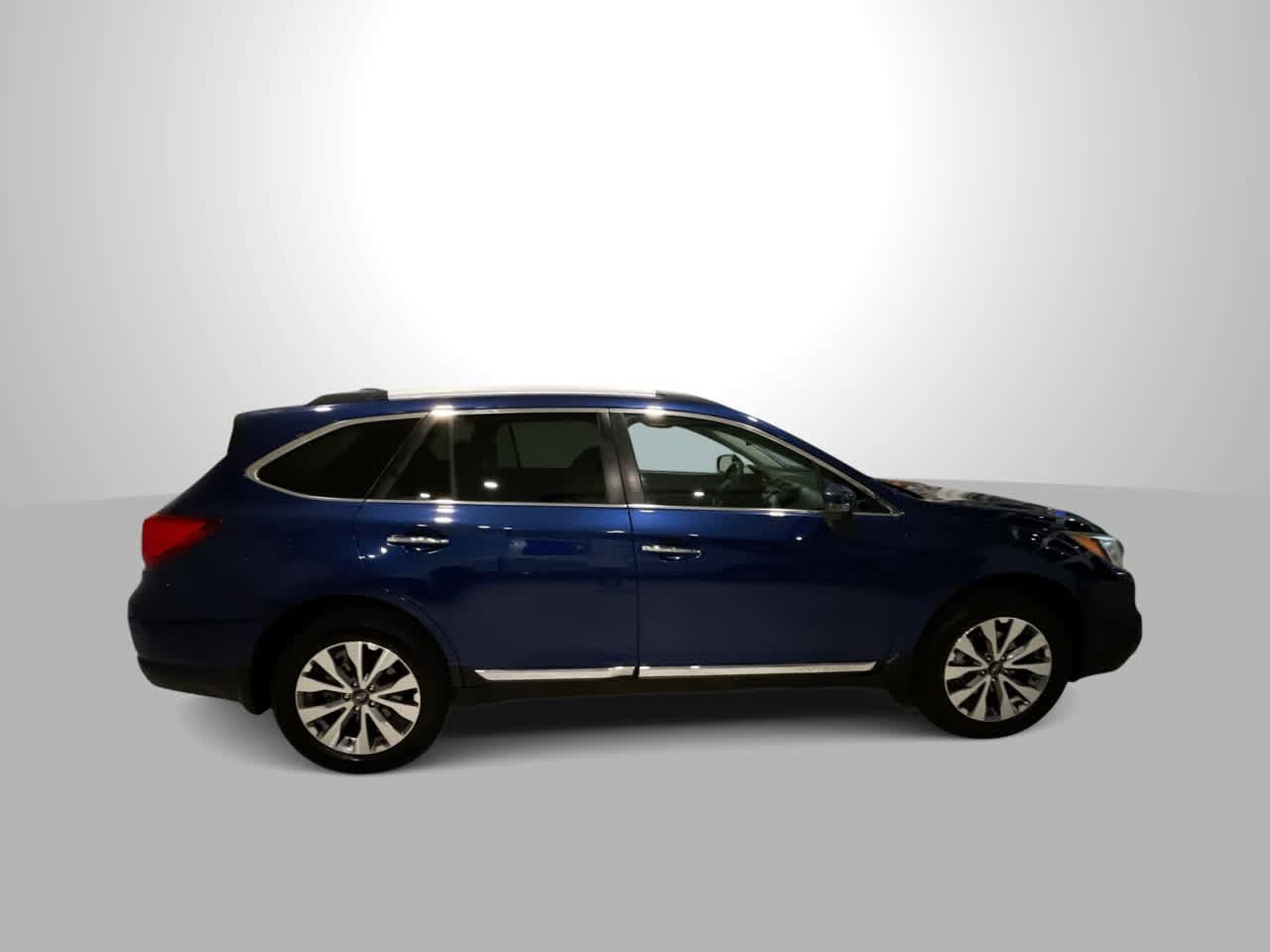 Used 2017 Subaru Outback 2.5i Touring w/ Popular Package #5A AWD/4WD image 9