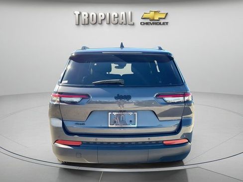 Used 2023 Jeep Grand Cherokee L Laredo image 4