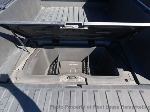 Used 2024 Tesla Cybertruck AWD Crew Cab image 23