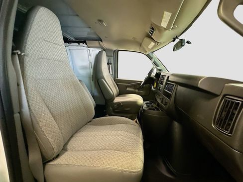 New 2025 Chevrolet Express 2500 Work Van Cargo w/ Driver Convenience Package image 25