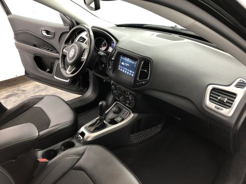 Certified 2021 Jeep Compass Latitude w/ Convenience Group image 15