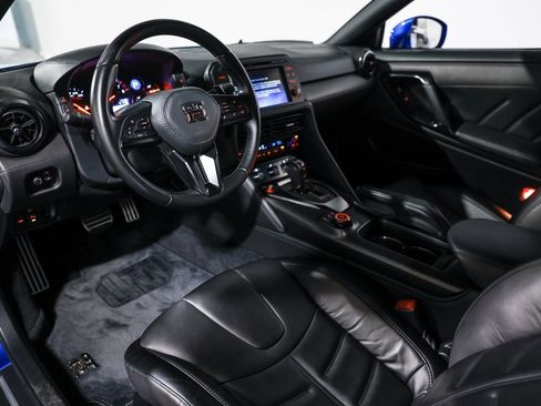 Used 2021 Nissan GT-R Premium image 26