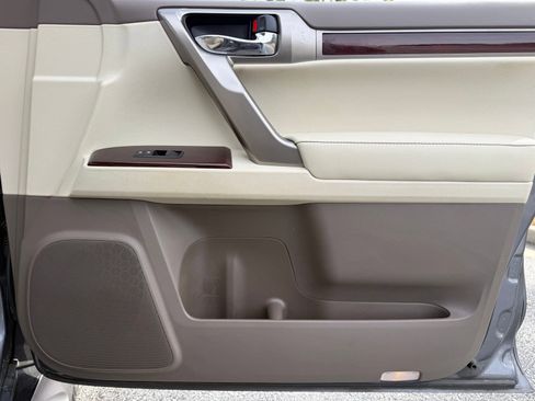 Used 2016 Lexus GX 460 w/ Premium Package image 44