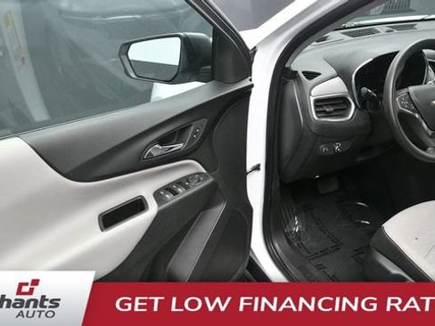 Used 2024 Chevrolet Equinox LS FWD image 17