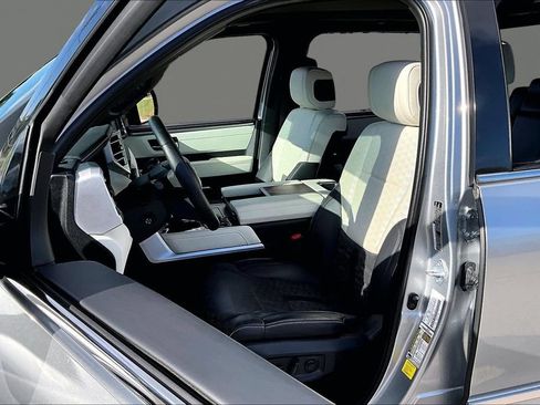 Used 2022 Toyota Tundra Capstone AWD/4WD image 25