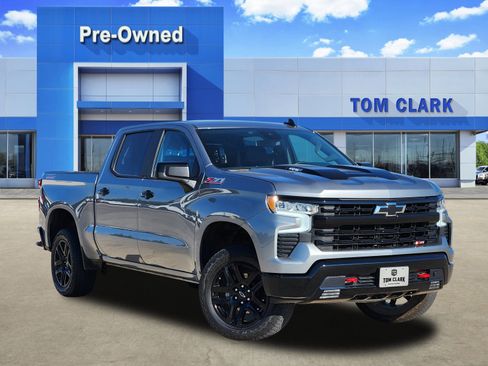 Used 2025 Chevrolet Silverado 1500 LT Trail Boss w/ Convenience Package II image 1
