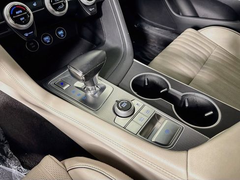 Used 2022 Genesis G70 3.3T RWD image 19