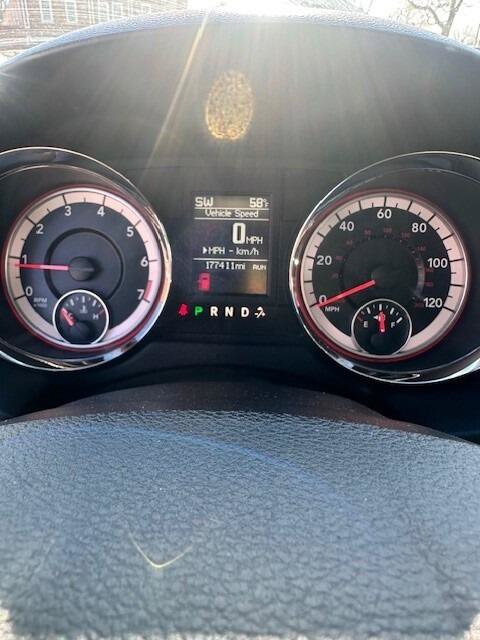 Used 2015 Dodge Grand Caravan R/T FWD image 5