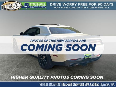 Used 2015 Dodge Challenger R/T Scat Pack w/ Scat Pack Stripe Group RWD image 3