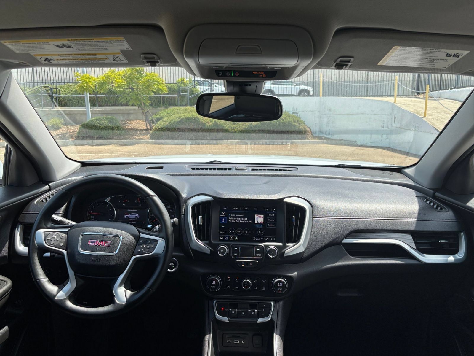 Used 2024 GMC Terrain SLT AWD/4WD image 34