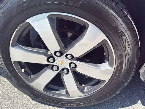 Used 2019 Chevrolet Traverse LT w/ LT Premium Package AWD/4WD image 13