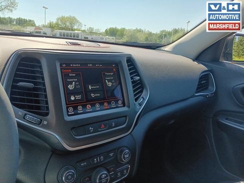 Used 2022 Jeep Cherokee Trailhawk w/ Trailer Tow Group AWD/4WD image 8