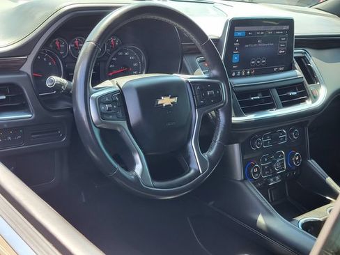 Used 2021 Chevrolet Suburban LT RWD image 5