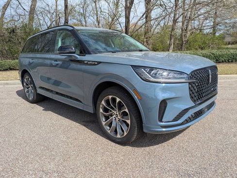 New 2026 Lincoln Aviator AWD w/ Jet Appearance Package image 12