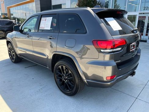 Used 2020 Jeep Grand Cherokee Altitude AWD/4WD image 19