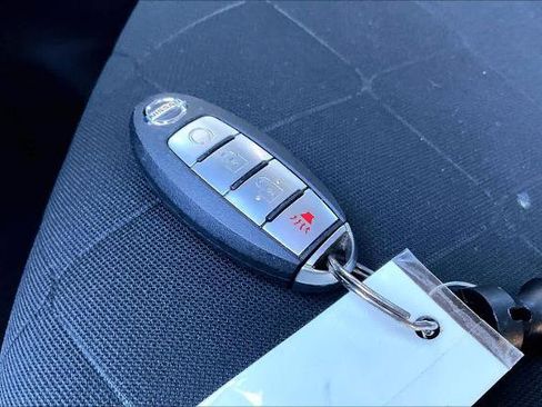 Certified 2020 Nissan Kicks SV image 13