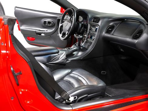Used 2004 Chevrolet Corvette Convertible w/ Preferred Equipment Group RWD image 17
