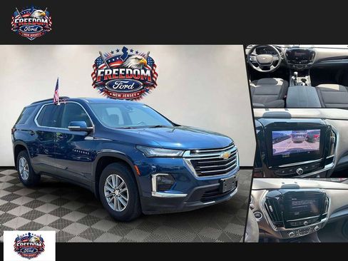 Used 2023 Chevrolet Traverse LT FWD image 1