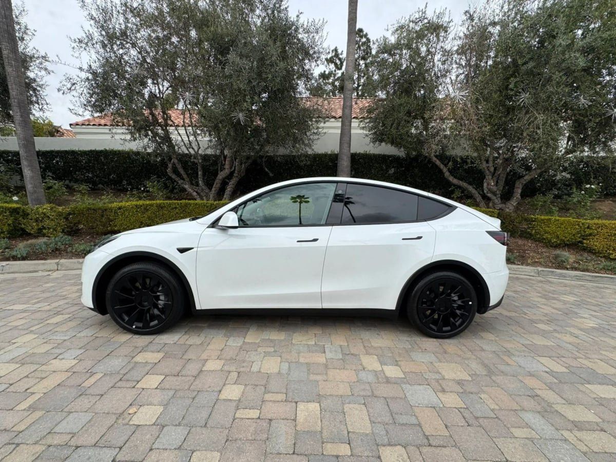Used 2023 Tesla Model Y Long Range AWD/4WD image 8