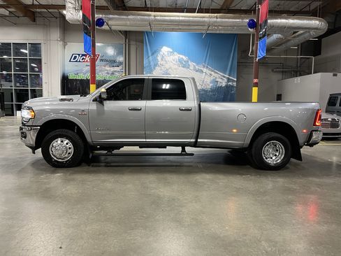 Used 2022 RAM 3500 Limited image 2
