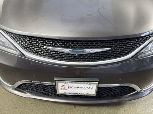 Used 2020 Chrysler Pacifica Limited w/ Advanced Safetytec Group FWD image 27