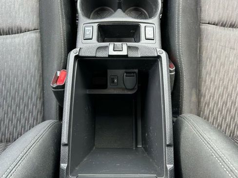 Used 2020 Nissan Rogue SV image 17