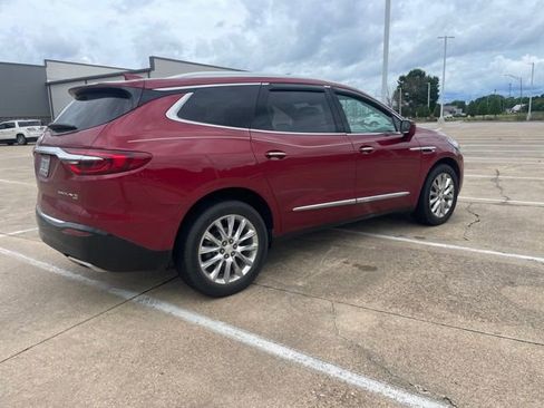 Used 2018 Buick Enclave Premium w/ Experience Buick Package AWD/4WD image 4