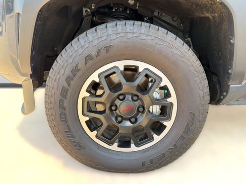 Used 2026 Toyota Tacoma TRD Off-Road w/ TRD Off Road Upgrade Package AWD/4WD image 11