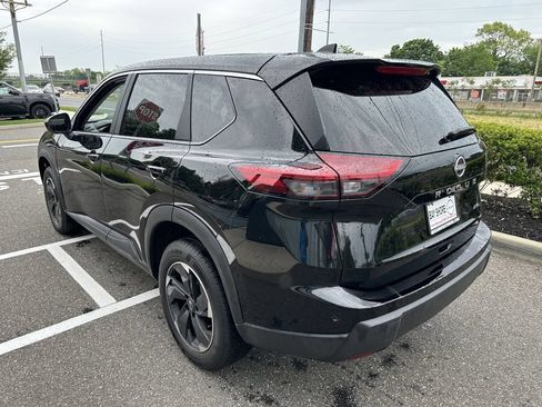Certified 2025 Nissan Rogue SV AWD/4WD image 7