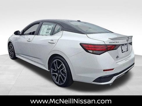 New 2025 Nissan Sentra SR image 4
