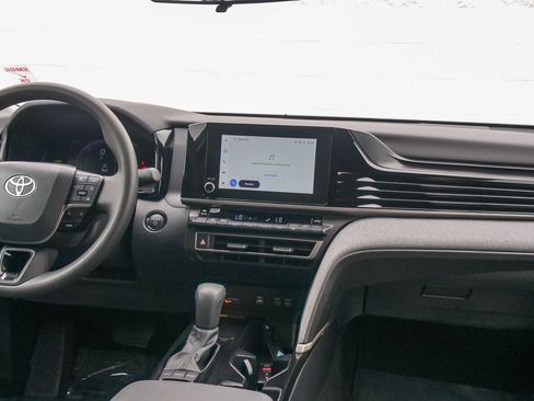 Used 2025 Toyota Camry LE FWD image 13