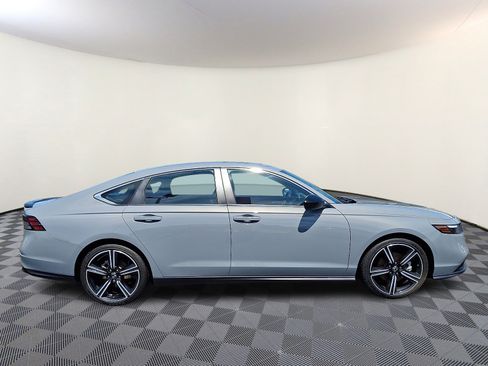 Used 2023 Honda Accord Sport image 8