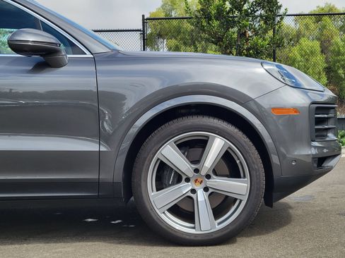Used 2026 Porsche Cayenne AWD/4WD image 11