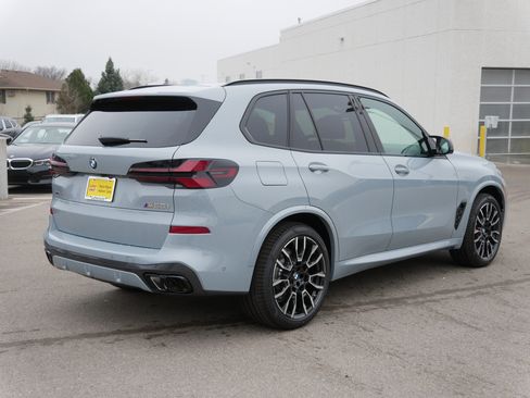 New 2026 BMW X5 M60i image 2